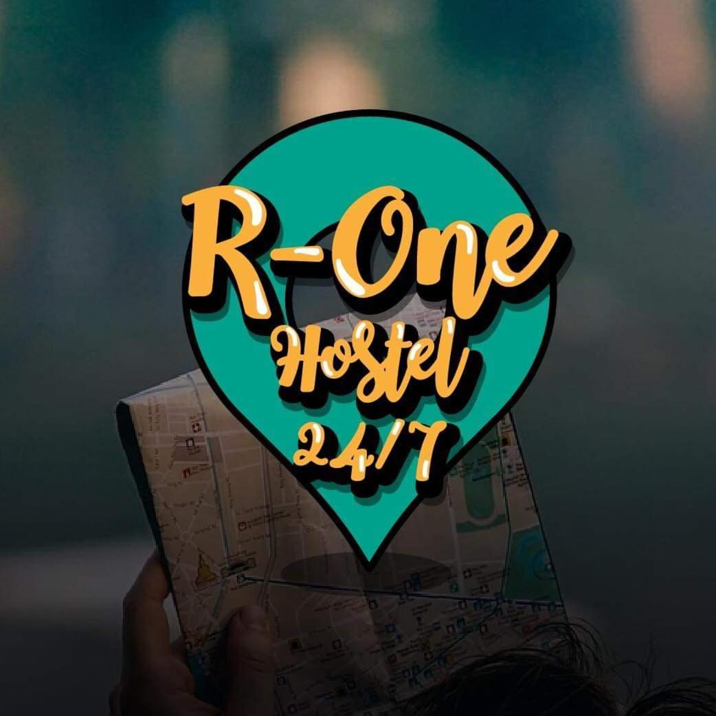 R-One 24/7 Hotel Bangkok Bagian luar foto